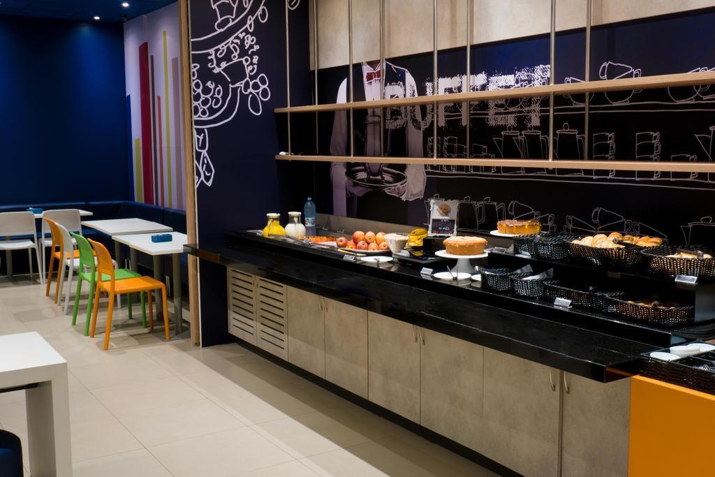 Ibis Budget 우사스쿠 외부 사진